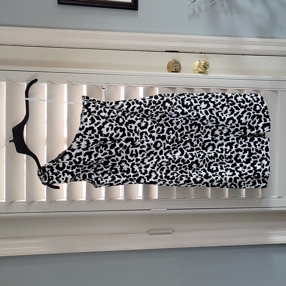 NWT Calvin Klein off shoulder fitted dress size 10 black and white - Picture 5 of 7